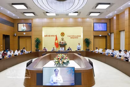 The NA Standing Committee's session on April 2 (Photo: VNA)