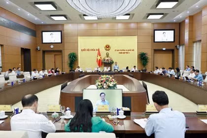 A session of the NA Standing Committee (Illustrative image: VNA)