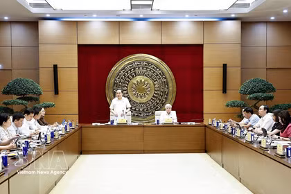 Chairman of the National Assembly Tran Thanh Man speaks at a working session with the NA Office in Hanoi on May 18, 2026. (Photo: VNA)