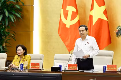 NA President Tran Thanh Man speaks at the meeting. (Photo: VNA)