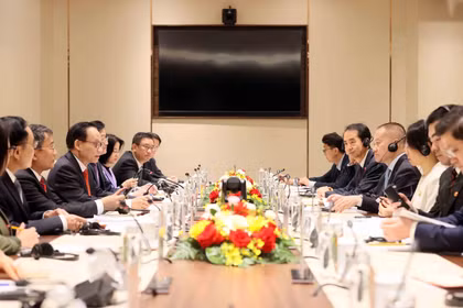 An overview of talks between Politburo member and Minister of Foreign Affairs Le Hoai Trung and Liu Haixing, member of the Communist Party of China (CPC) Central Committee and head of its International Department, and special envoy of CPC General Secretary and President of China Xi Jinping in Hanoi on January 30. (Photo: VNA)