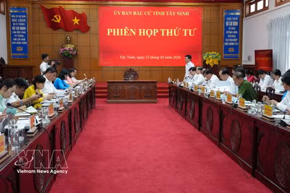 The Election Committee of the southern province of Tay Ninh convenes its fourth meeting on February 23. (Photo: VNA)