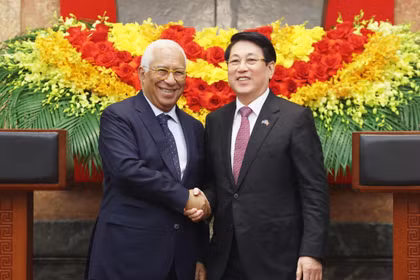 Vietnamese State President Luong Cuong (right) and President of the European Council (EC) António Costa at their meeting on January 29. (Photo: VNA)