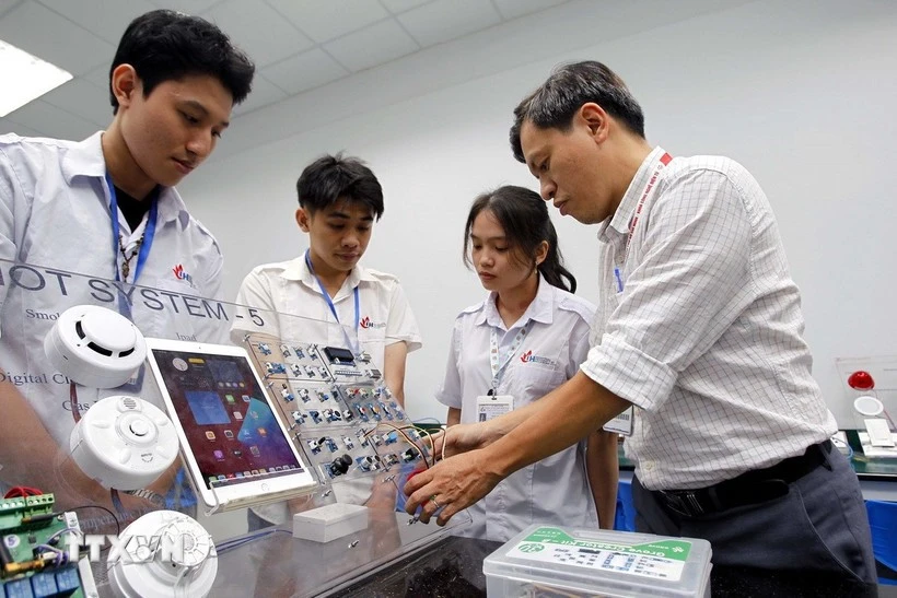 At the IoT and AI laboratory of the Industrial University of Ho Chi Minh City. (Photo: VNA)