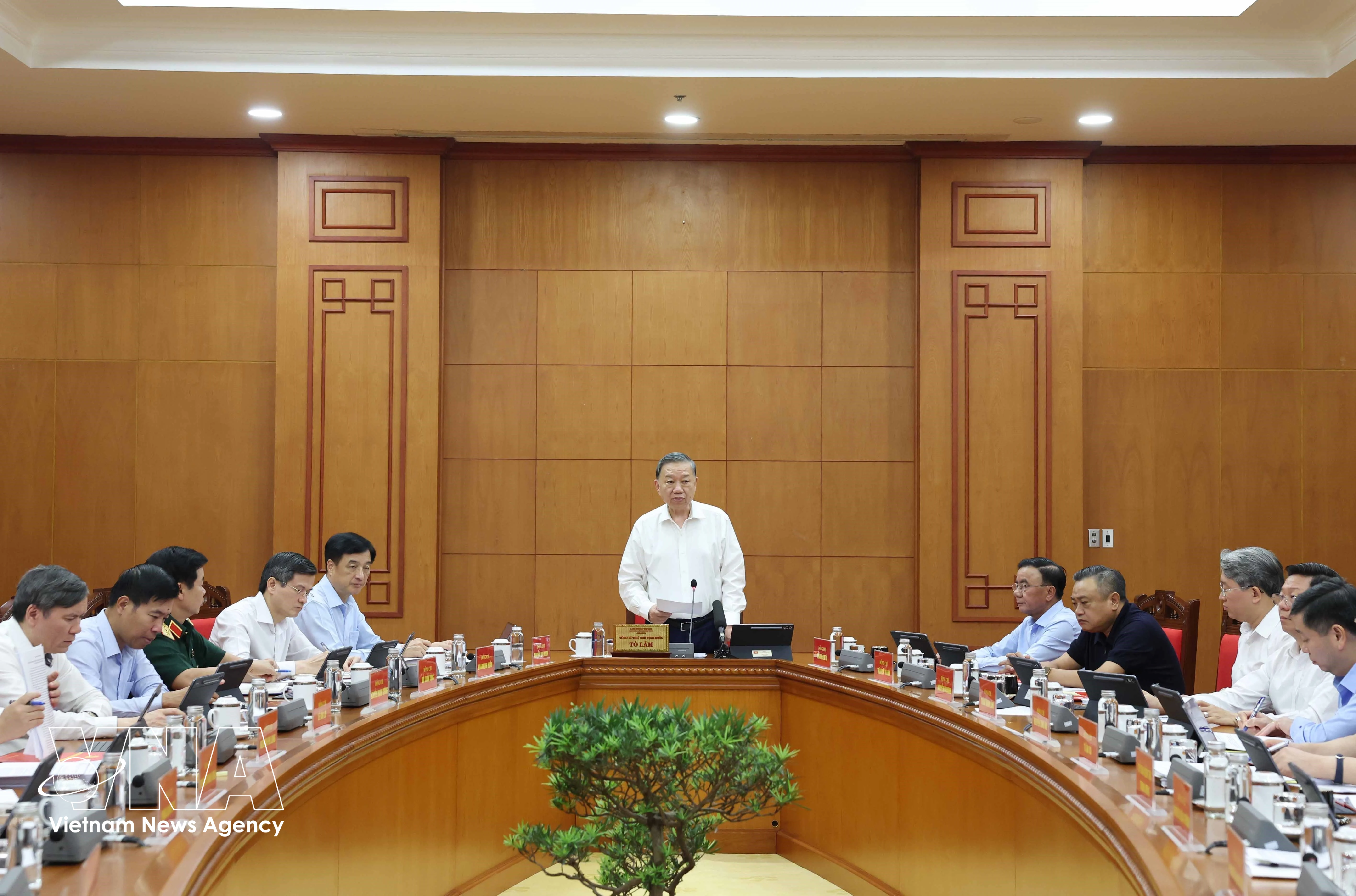 General Secretary of the Communist Party of Vietnam Central Committee and President To Lam addresses the meeting in Hanoi on September 16. (Photo: VNA)