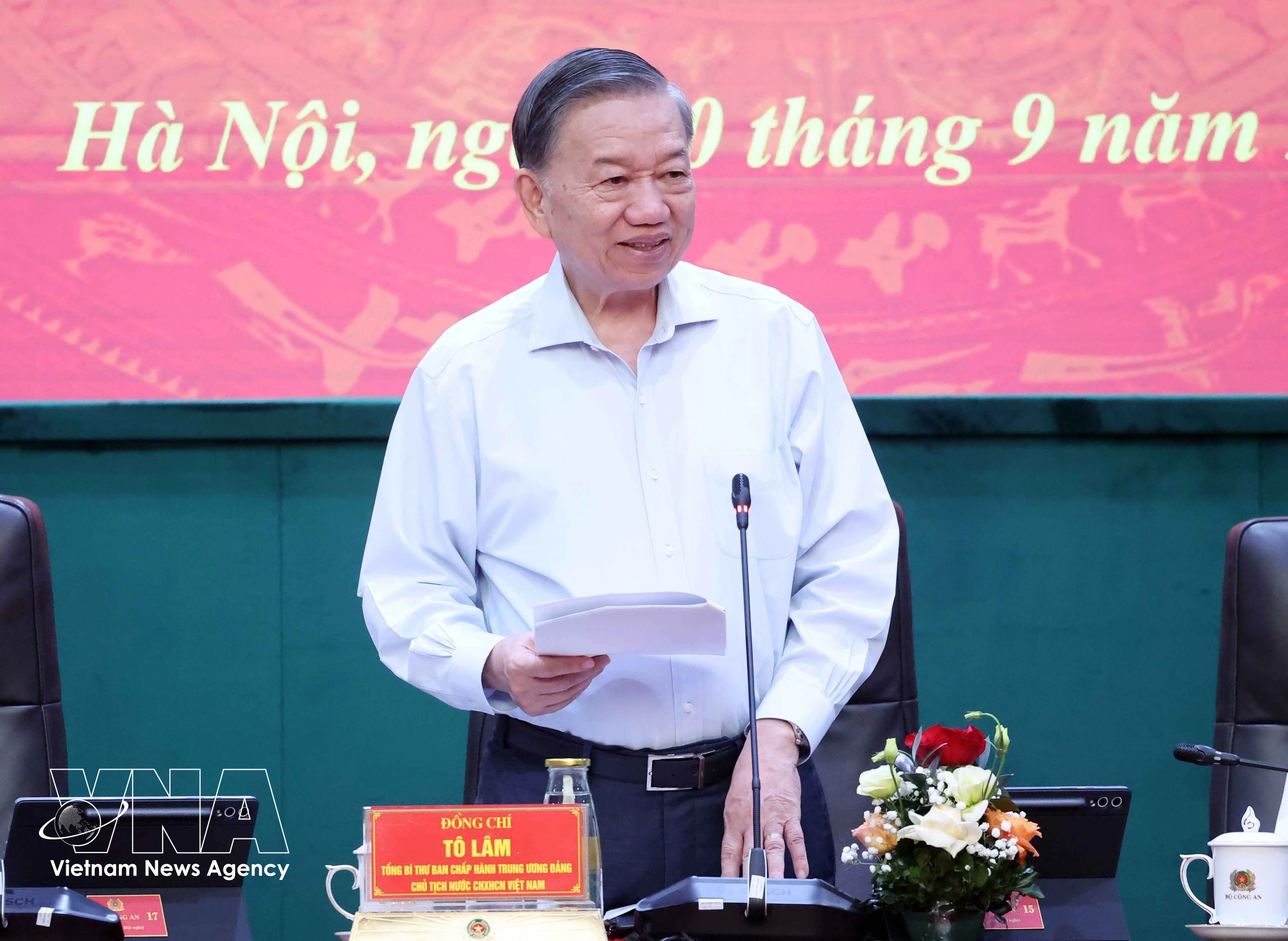 General Secretary of the Communist Party of Vietnam Central Committee and President To Lam speaks at a meeting to review the performance of the Central Public Security Party Committee and the Ministry of Public Security in the third quarter and the first nine months of 2026. (Photo: VNA)