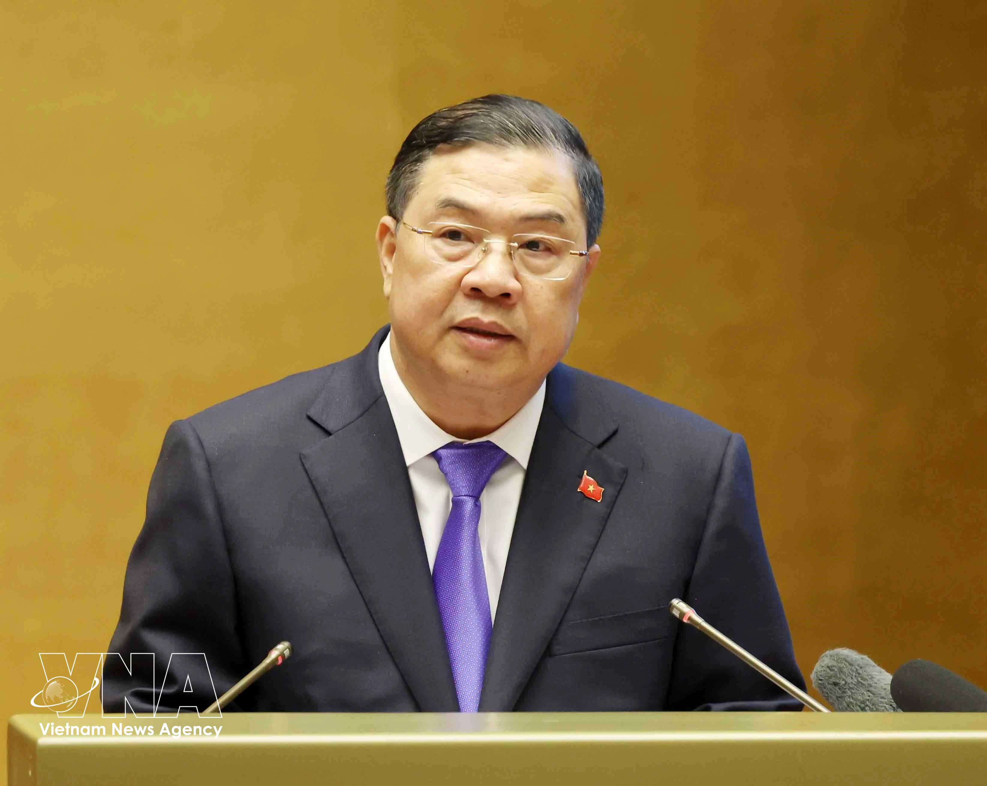 Permanent Deputy Prime Minister Pham Gia Tuc speaks at the hybrid conference on studying and implementing the Politburo’s Resolution No. 10-NQ/TW on developing the foreign-invested economic sector on June 30. (Photo: VNA)