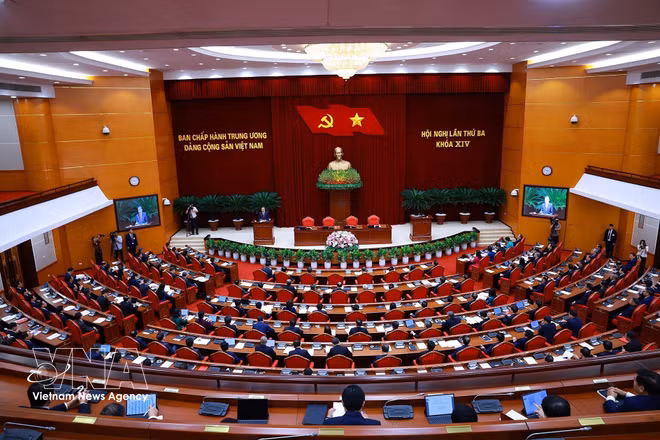 Third meeting of the 14th Party Central Committee concludes