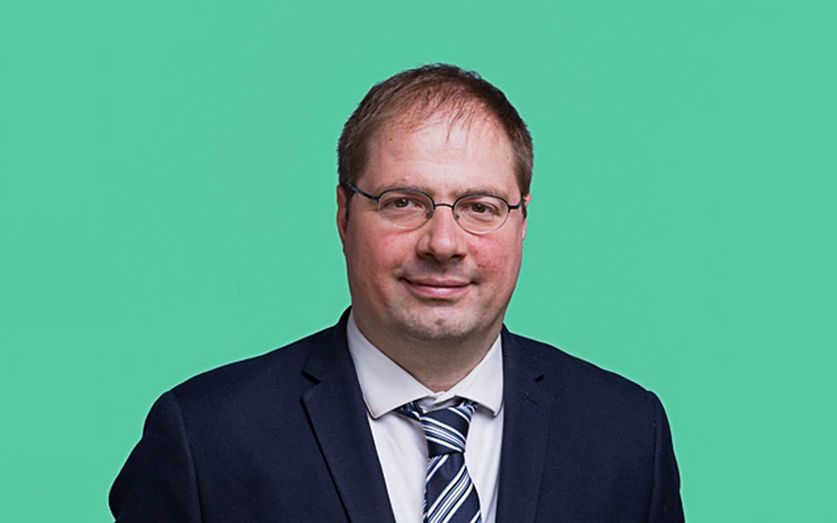 Vincent Boulet, head of external relations of the French Communist Party. (Photo: mairie13.paris.fr)