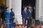 Singapore holds welcome ceremony for Vietnamese leader