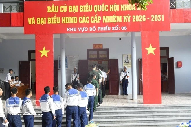 Truong Sa voters cast early ballots for National Assembly, local council elections