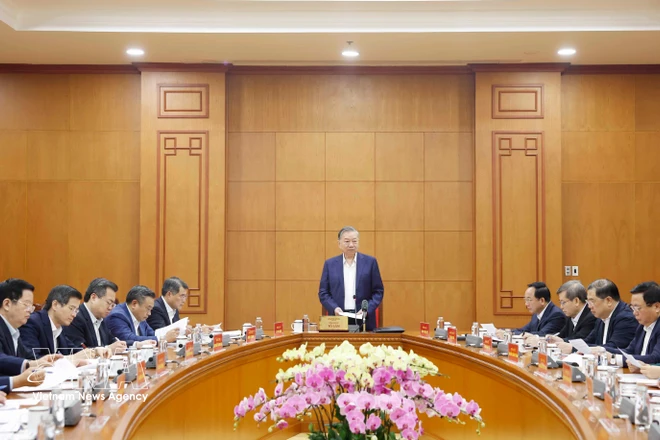 Party chief stresses role of grassroots officials in strengthening governance