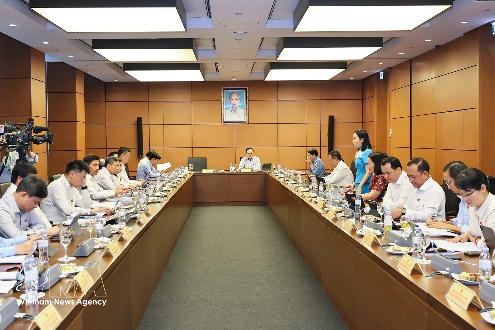 Deputies from Ho Chi Minh City attend group discussions. (Photo: VNA)