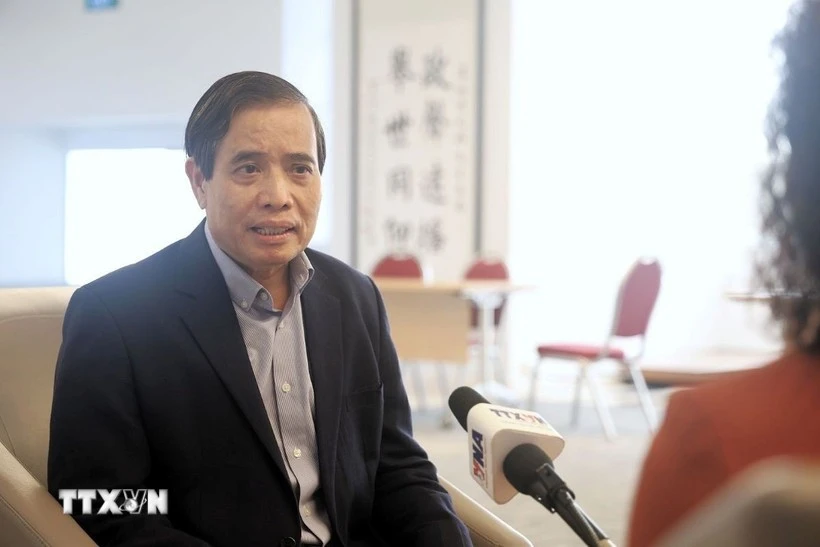 Professor Vu Minh Khuong of the Lee Kuan Yew School of Public Policy in Singapore (Photo: VNA)