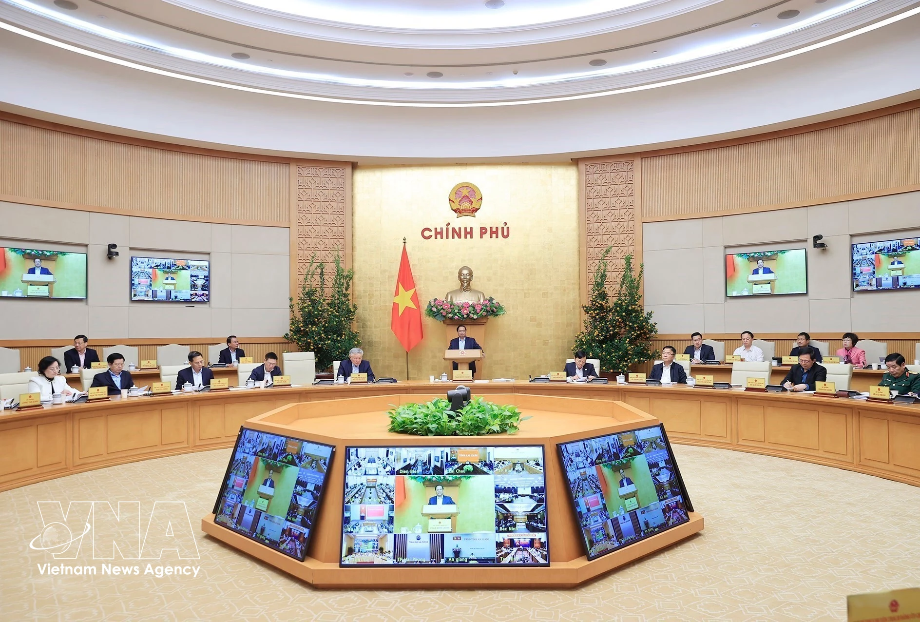 An overview of the Government’s regular meeting on March 4. (Photo: VNA)