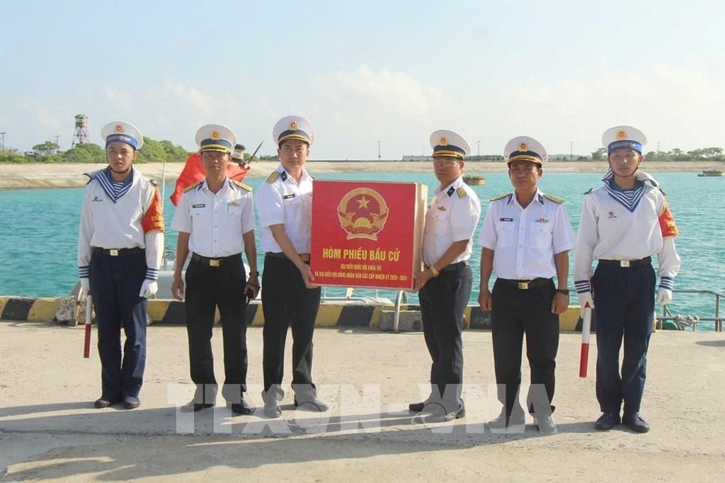 The National Election Council has approved early voting at several polling stations in the Truong Sa special zone. (Photo: VNA)