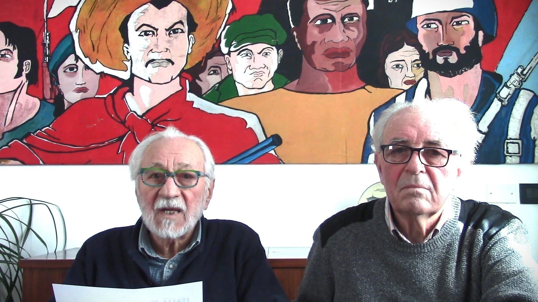 Renato Darsie, Chairman of the Italy – Vietnam Friendship Sub-Association in the Veneto region, and Franco Nube, a member of the association’s executive board, grant an interview to the Vietnam News Agency. (Photo: VNA)