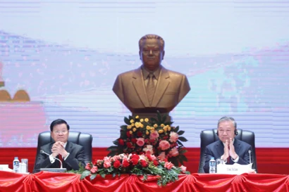 Party chief briefs Laos on outcomes of CPV’s 14th National Congress