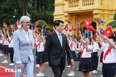 Vietnamese State President Luong Cuong (R) and Governor-General of Australia Sam Mostyn during the latter's state visit to Vietnam in September 2026. (Photo: VNA)