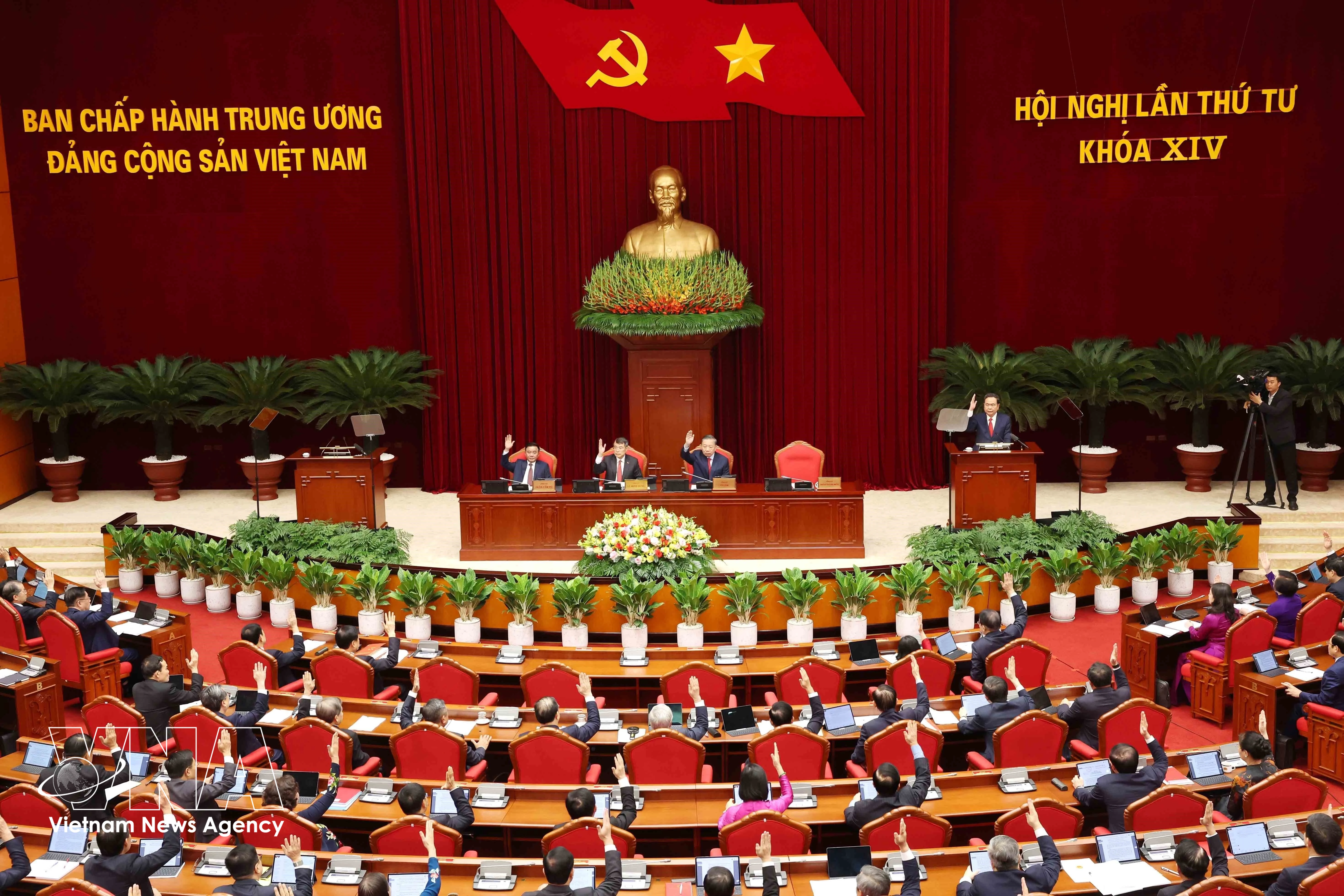 The opening session of the fourth plenum of the 14th Party Central Committee on October 5, 2026 (Photo: VNA)