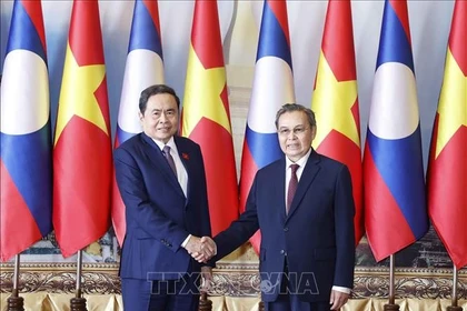 Top Vietnamese and Lao legislators meet in Vientiane