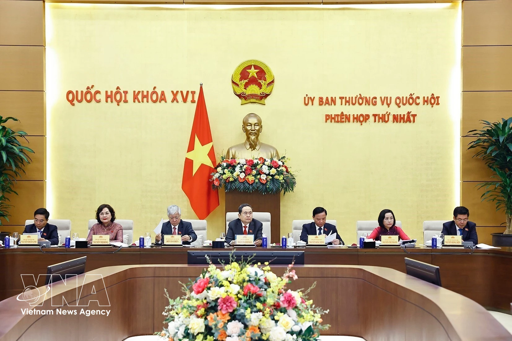 NA Chairman Tran Thanh Man chairs the 16th NA Standing Committee's first session on April 6. (Photo: VNA)