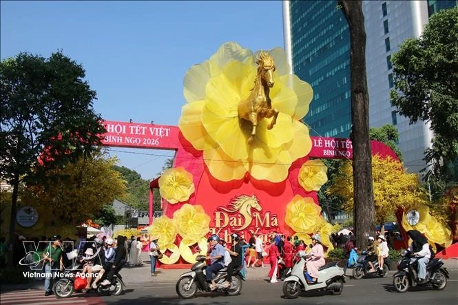 As Vietnam welcomes the Lunar New Year (Tet) 2016 - the Year of the Horse, ambassadors and chief representatives of international organisations in the country have voiced strong confidence in Vietnam’s continued progress and its breakthrough in a new development era. (Photo: VNA)