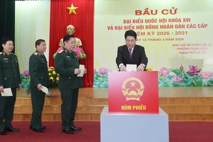 President Luong Cuong casts ballot in Hanoi’s Hoan Kien ward