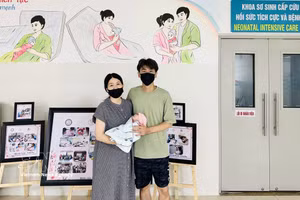 Da Nang hospital saves 720-gram premature baby born to Singaporean tourists