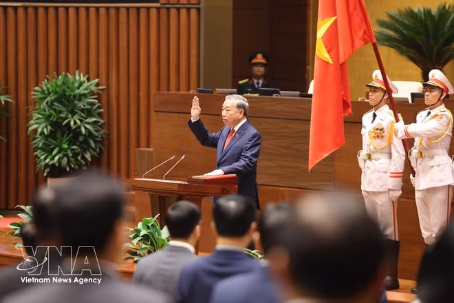 Weekly highlights: First session of 16th National Assembly: Key leadership positions consolidated, ushering in new development phase