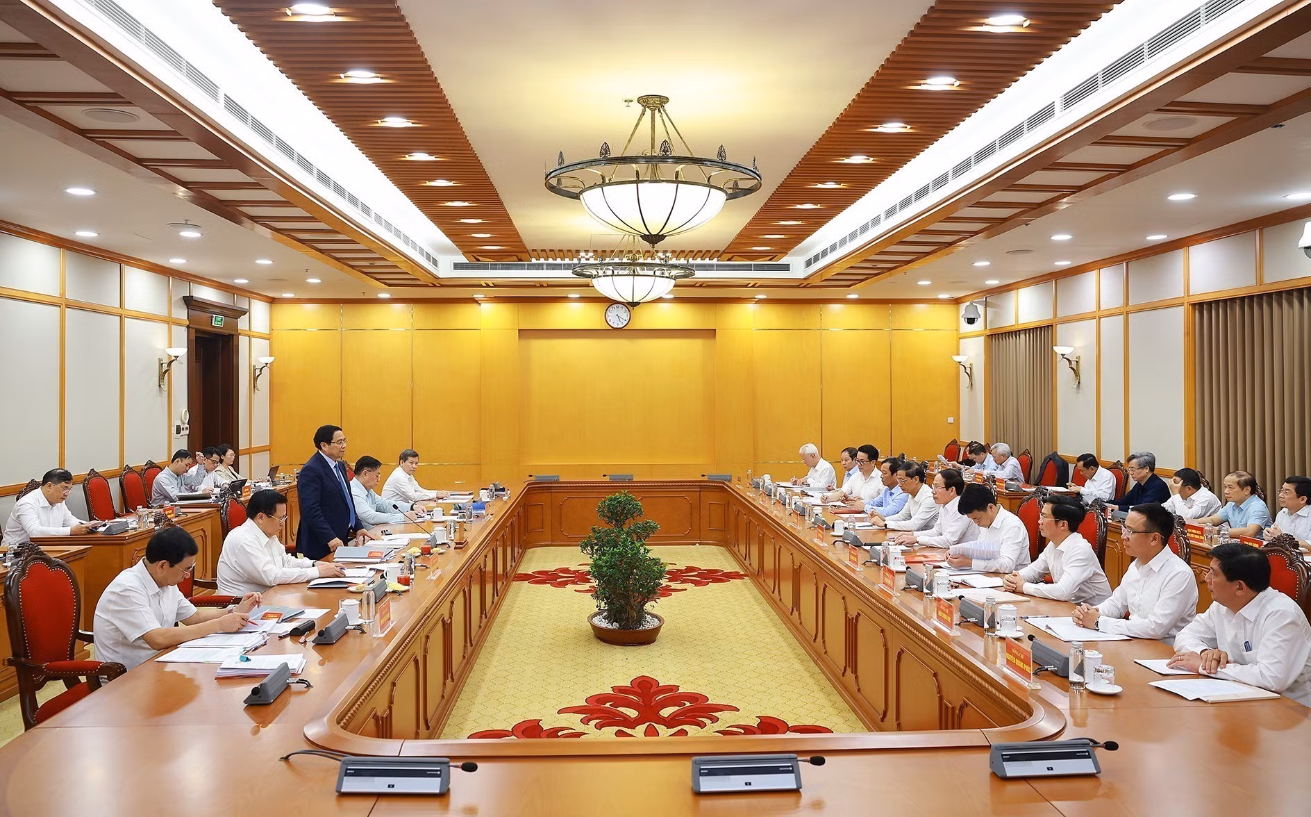 vna-potal-thu-tuong-chu-tri-lam-viec-voi-ban-thuong-vu-cac-tinh-uy-quang-ngai-va-thanh-uy-hai-phong-8241519.jpg