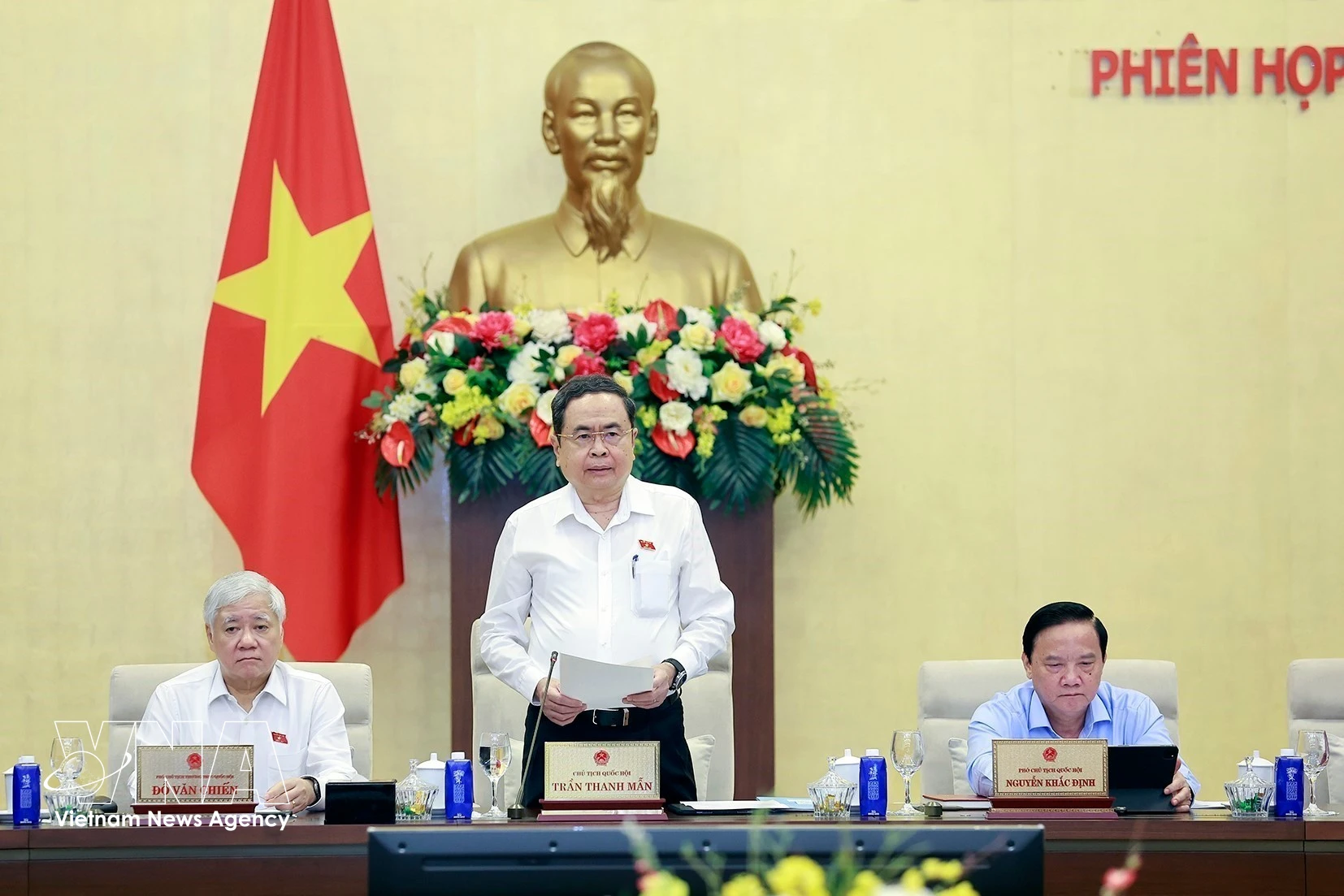 NA Chairman Tran Thanh Man addresses the 16th National Assembly Standing Committee's second session. (Photo: VNA)