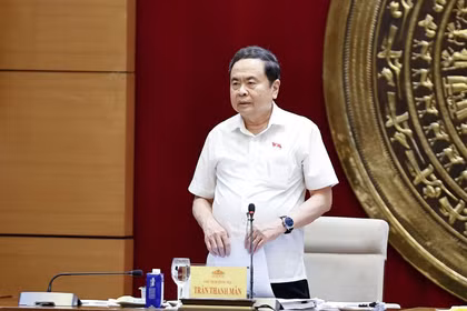 Top legislator urges renovation in leadership, working style