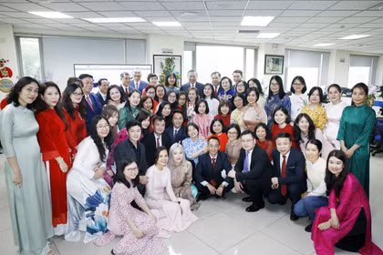 Party leader extends Lunar New Year greetings to Vietnam News Agency