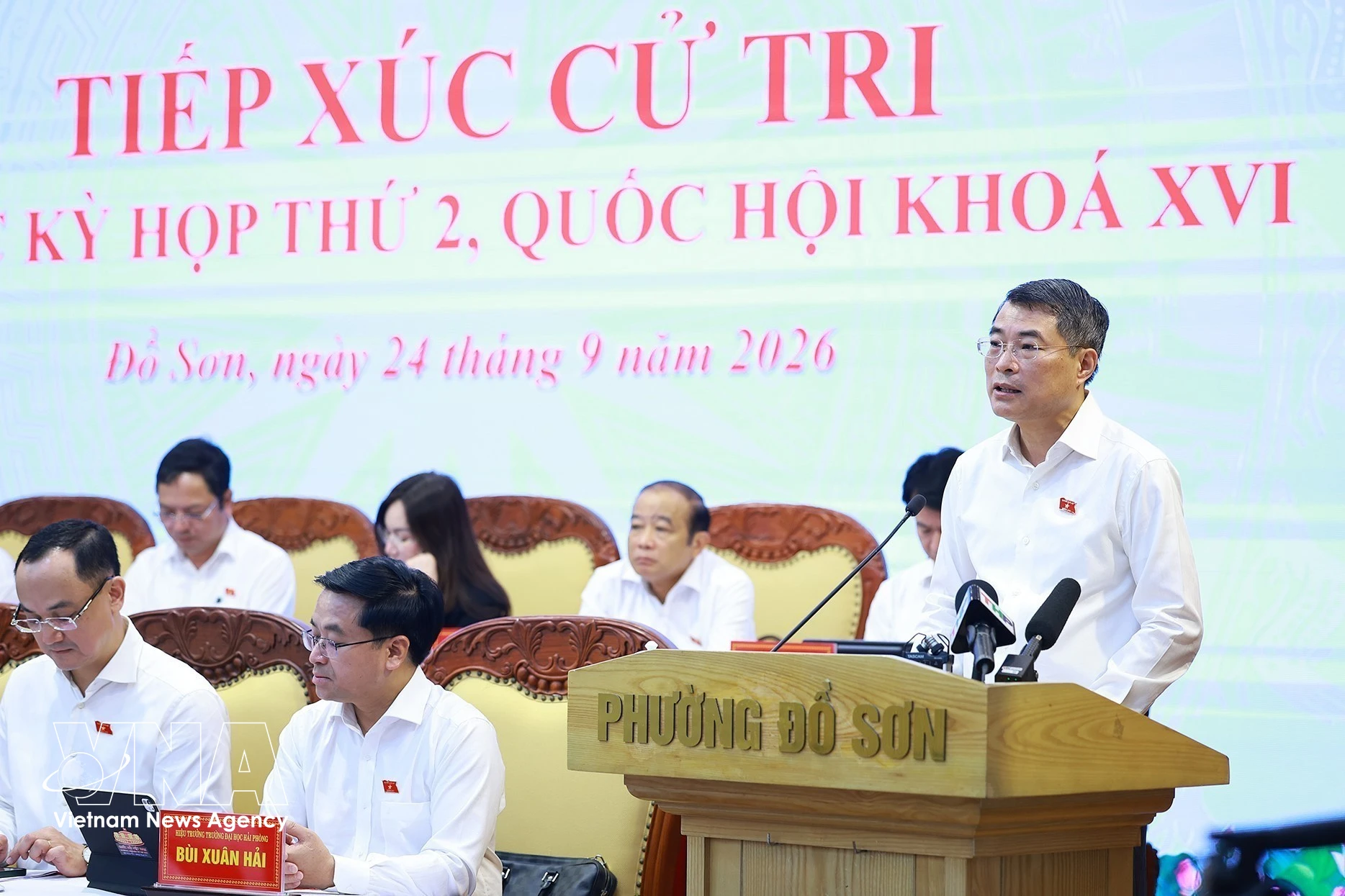 Prime Minister Le Minh Hung speaks at the meeting with voters in Hai Phong city on September 24 ahead of the second session of the legislature. (Photo: VNA)