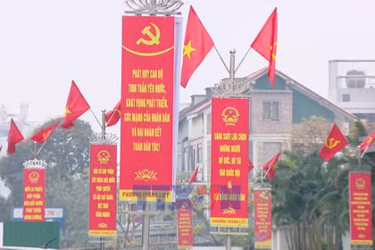 Hanoi steps up polling station inspections, boosts digital transformation in election preparations